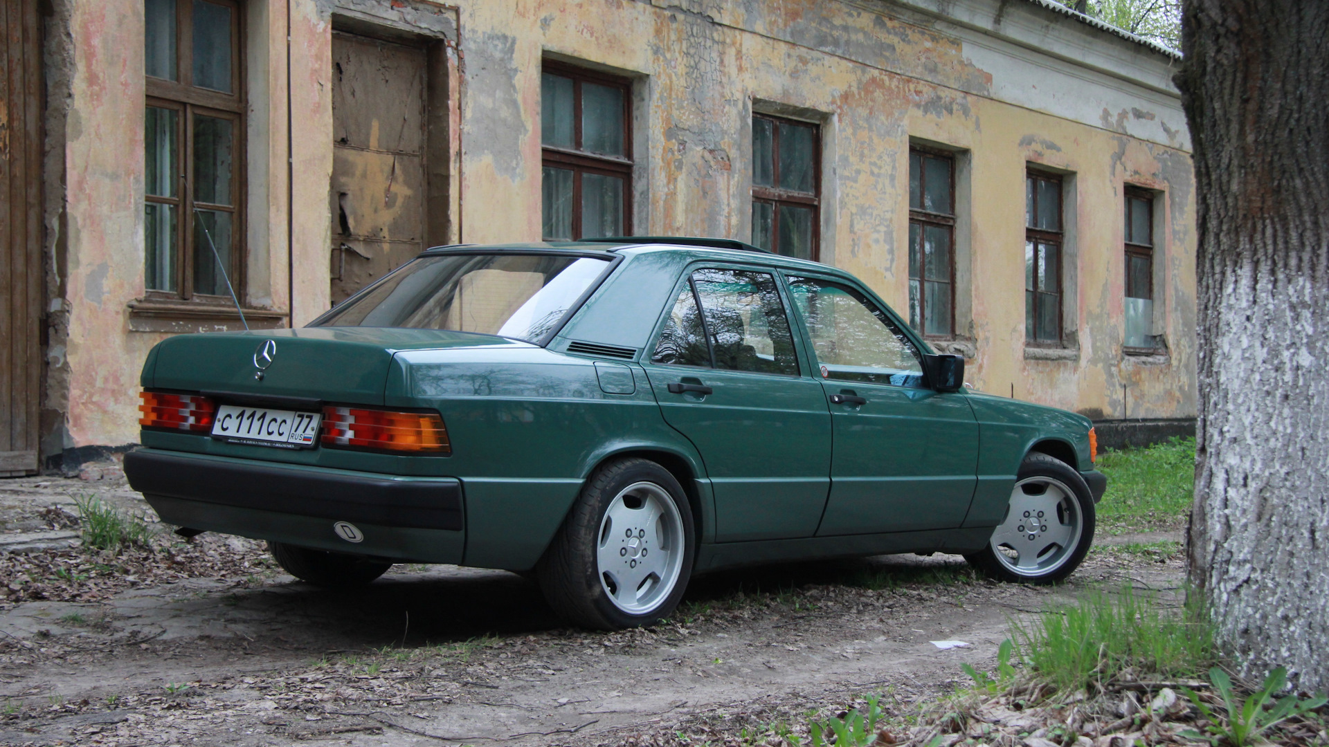 Mercedes-Benz 190 (W201) 1.8 бензиновый 1990 | Немецкий дедушка на DRIVE2