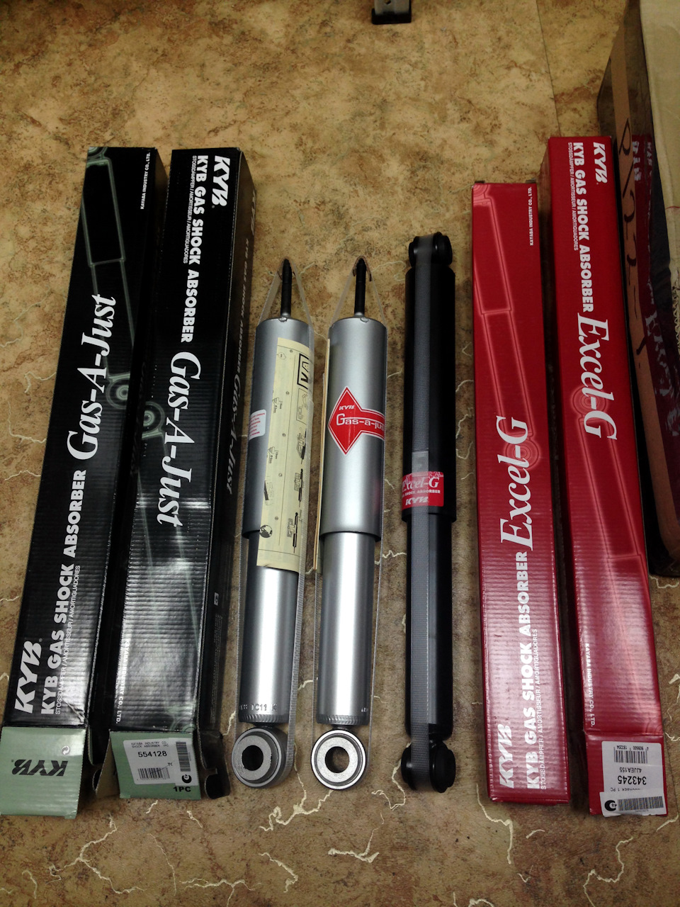 554128 Амортизатор задний (левый/правый). Серия Gas-A-Just KYB ...