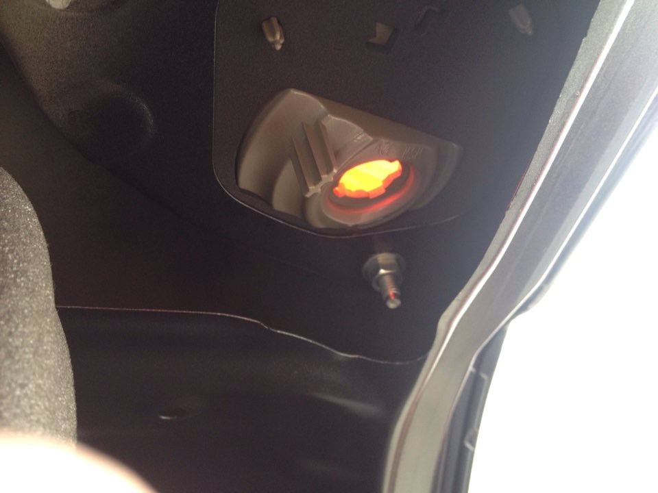 Замена габарита. — Nissan Almera V (G11/15), 1,6 л., 2014 года ...