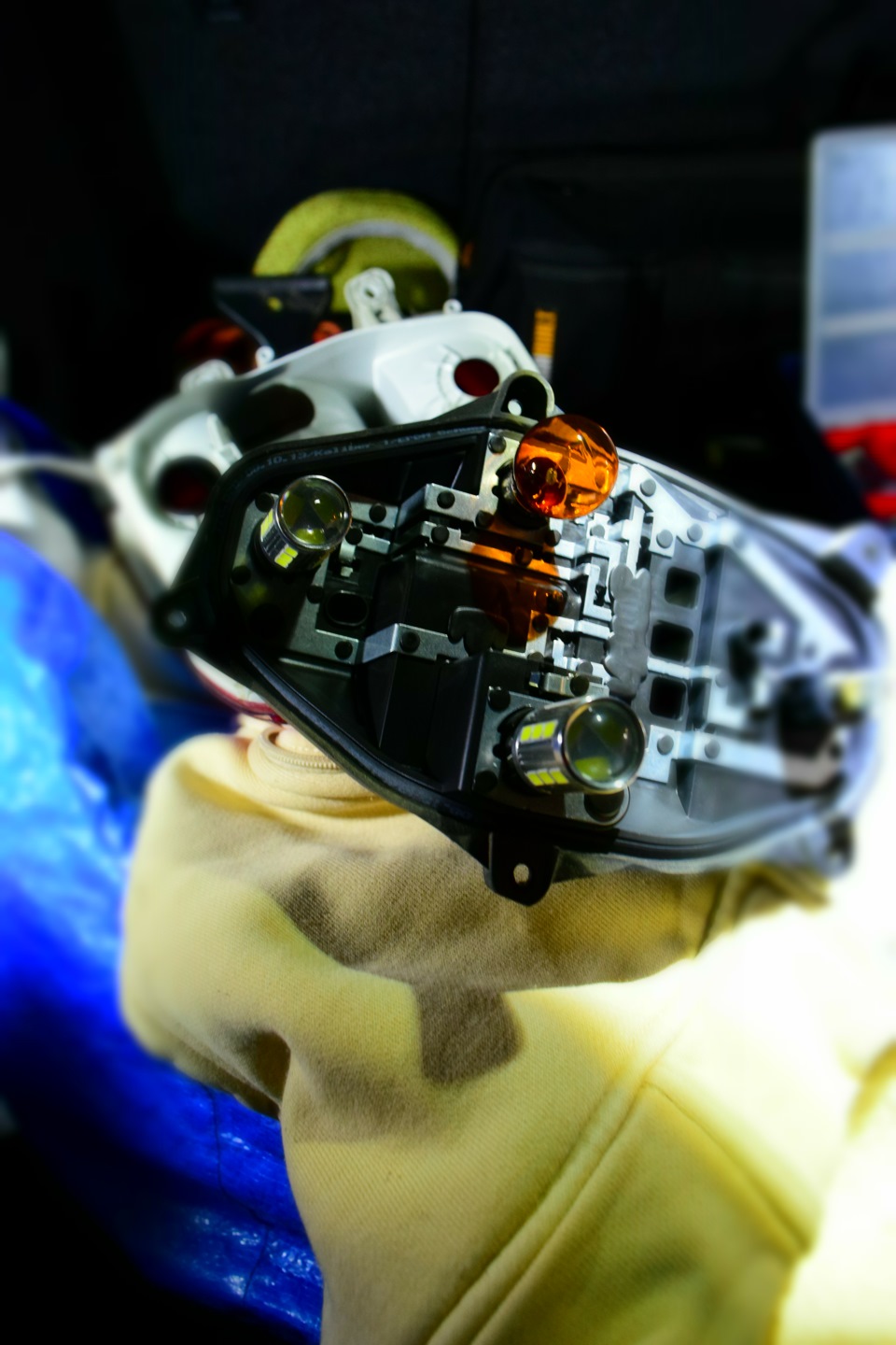 #5 Теперь не страшно) или Диоды в фонарь заднего хода и поворотники ...