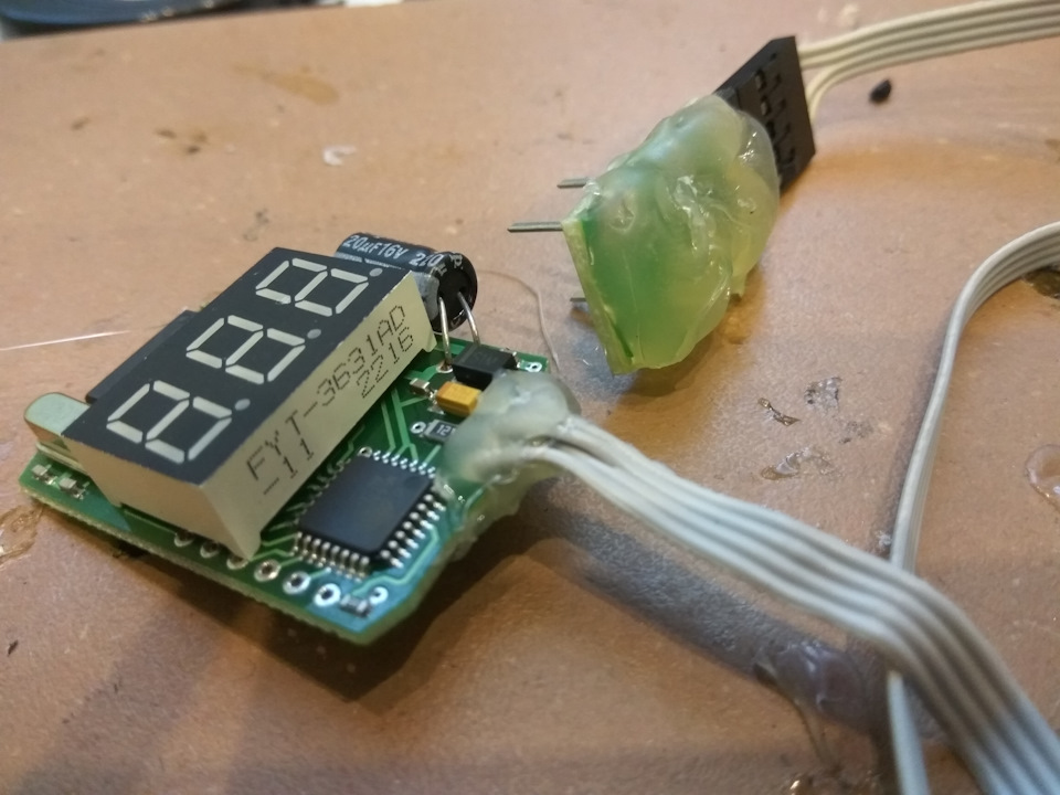 Проклеиваем контакты для надежности — Renault Duster (1G)