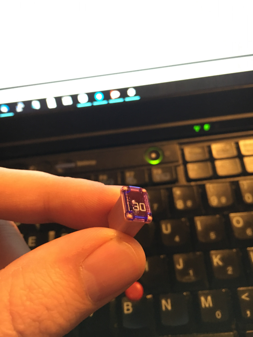 Замена мотора стеклоомывателя — Dodge Journey, 3,6 л, 2011 года | визит ...