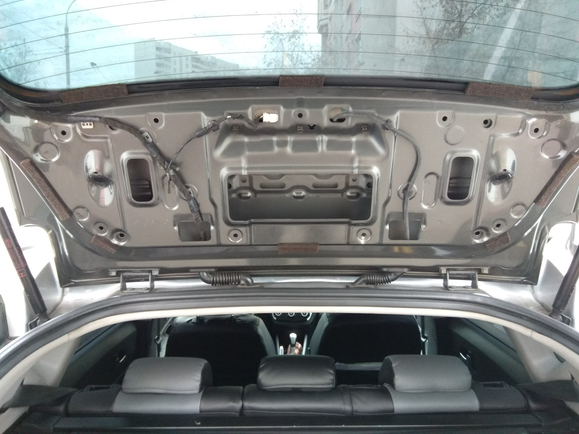 Как снять обшивку багажника kia ceed Злостно уничтожил "сверчка" в крышке багажника - KIA Ceed SW (1G), 1,6 л, 2011 г