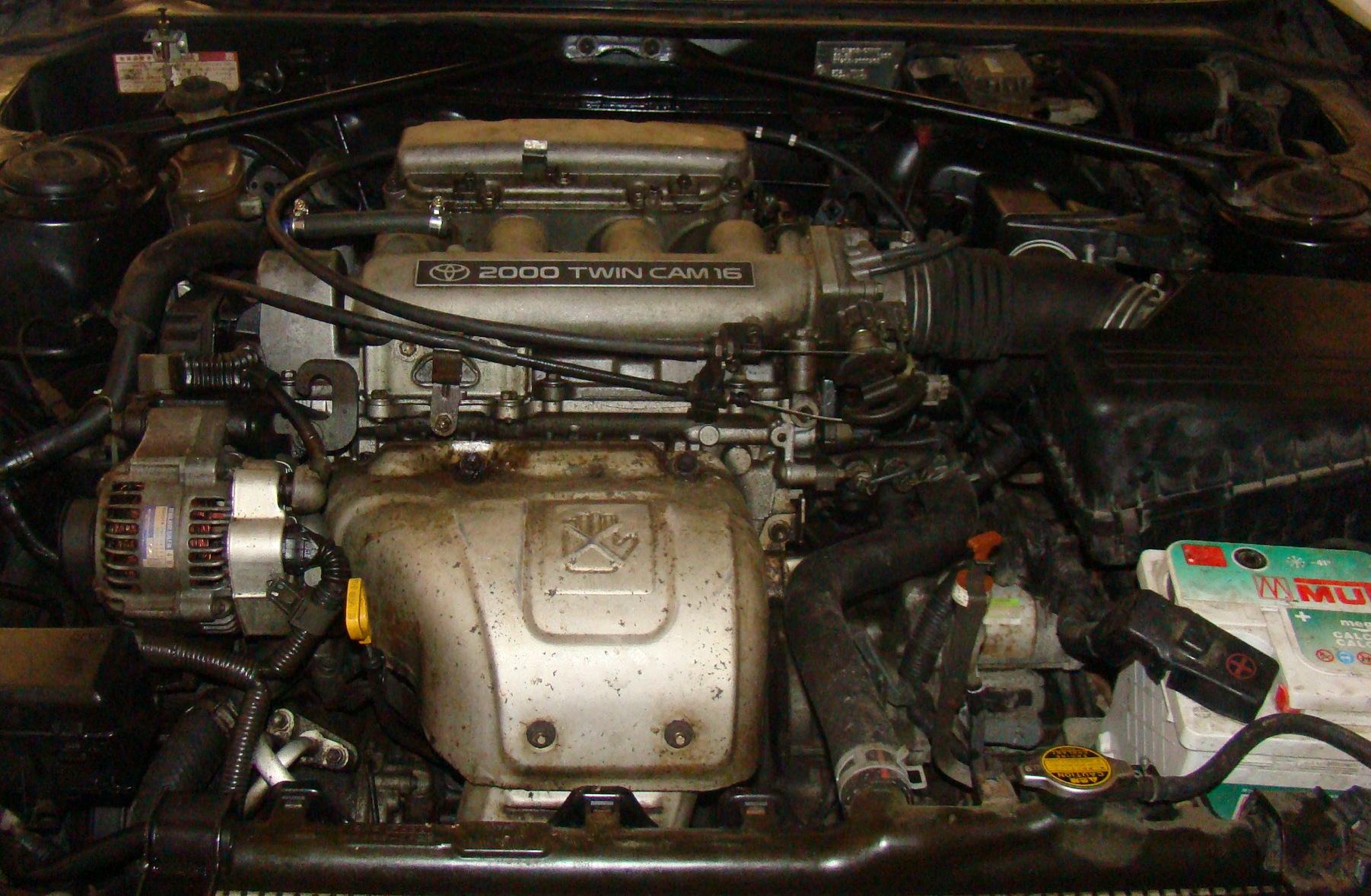 Valve Cover Opening - Toyota Carina ED 20 L 1994