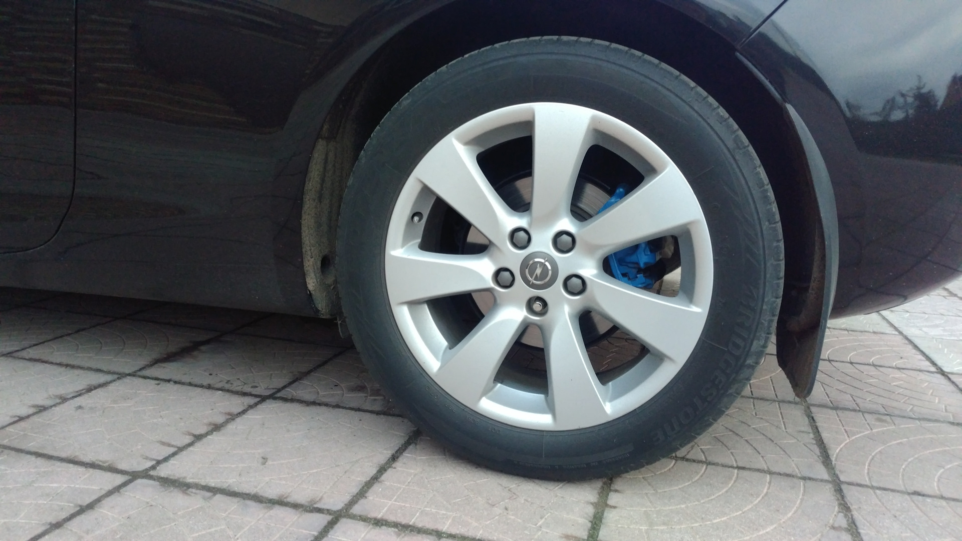Колпачки на гайки — Opel Astra J GTC, 1,8 л, 2012 года | стайлинг | DRIVE2