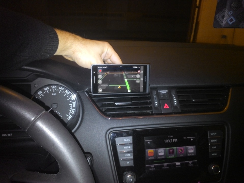 9d50b1cs 960 держатель телефона skoda octavia a5