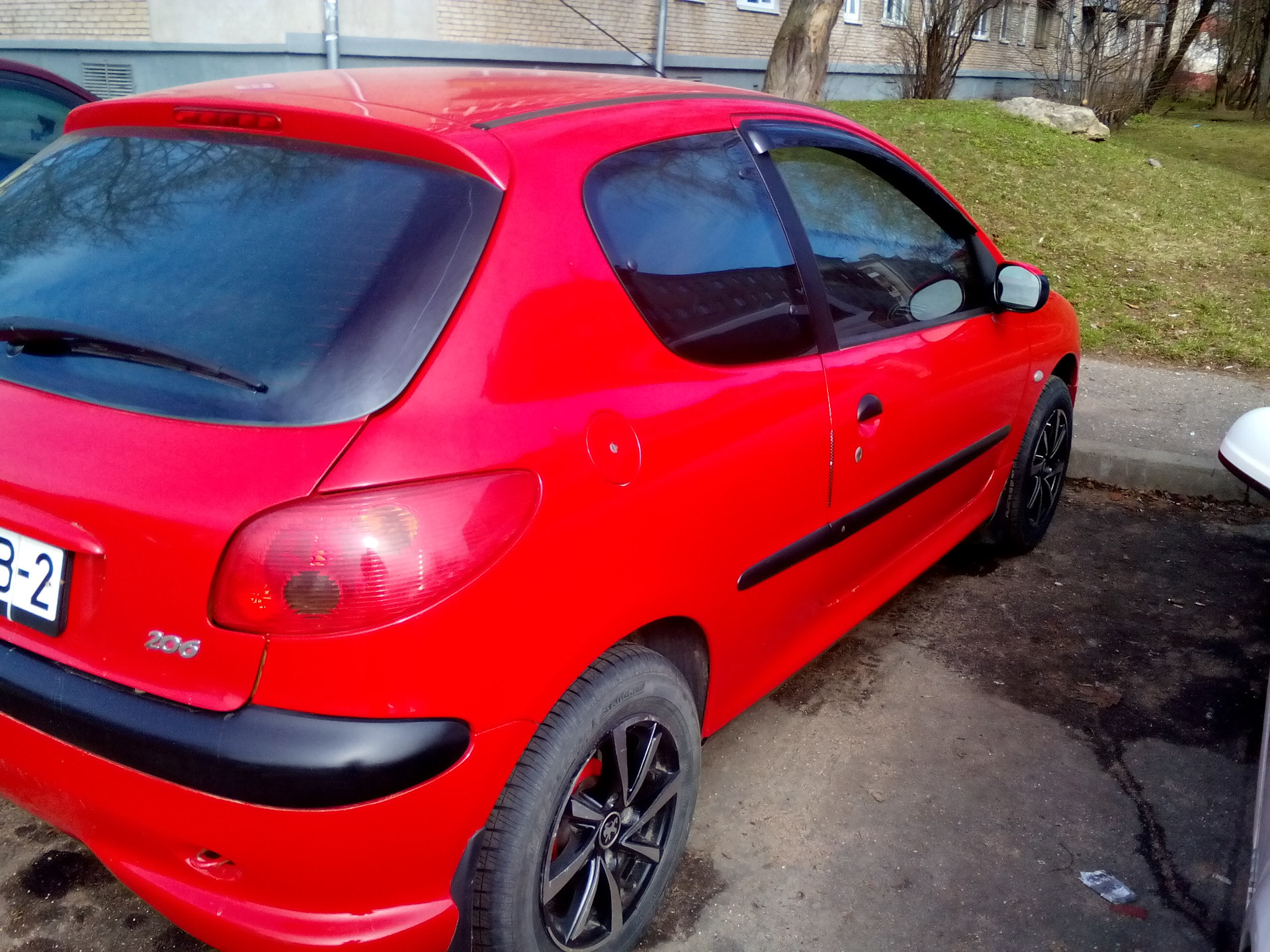 Пежо 206 купе. Peugeot 206 купе. Пежо 206 с люком. Пежо 206 купе с люком.