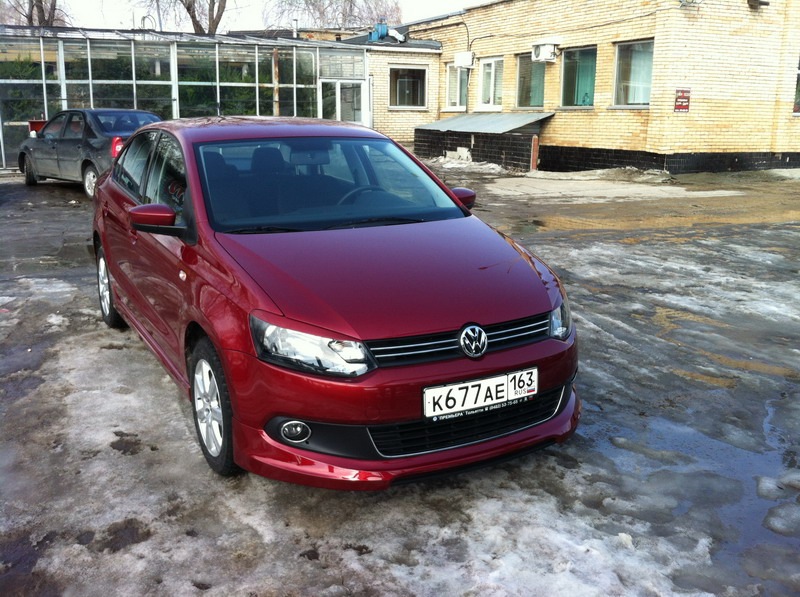 VW Polo sedan вишня