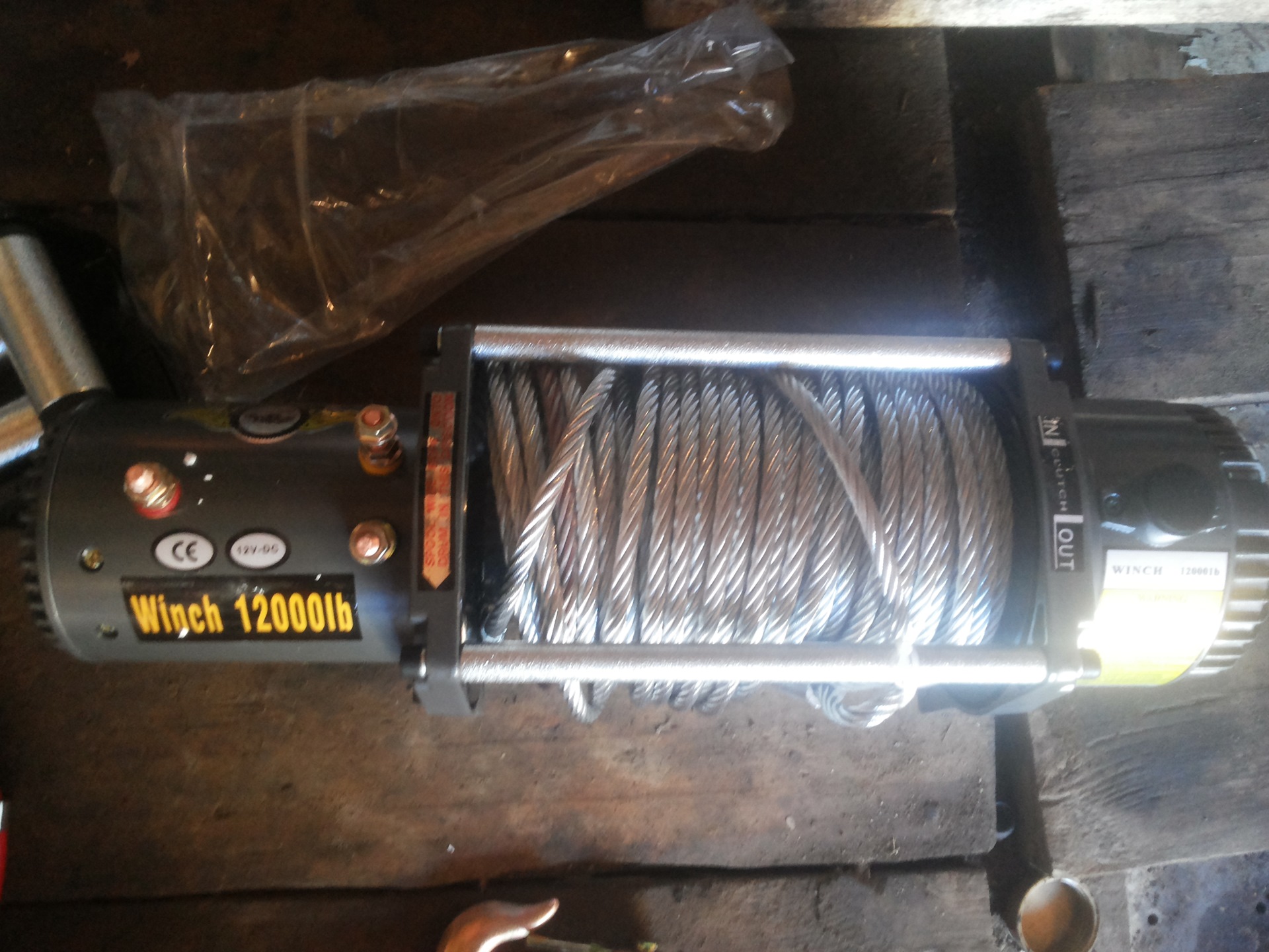 Лебедка Electric Winch 12000 lb, с радио пультом — ЛуАЗ 969, 1,3 л ...