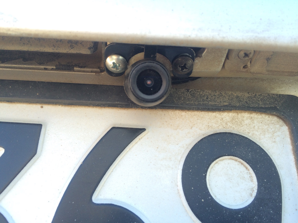 Камера заднего вида с омывателем крета 2. Камера заднего хода мерседес. Камера заднего вида на 124 мерс. Камера заднего вида мерседес s 2023. Блок камеры заднего видарседес.