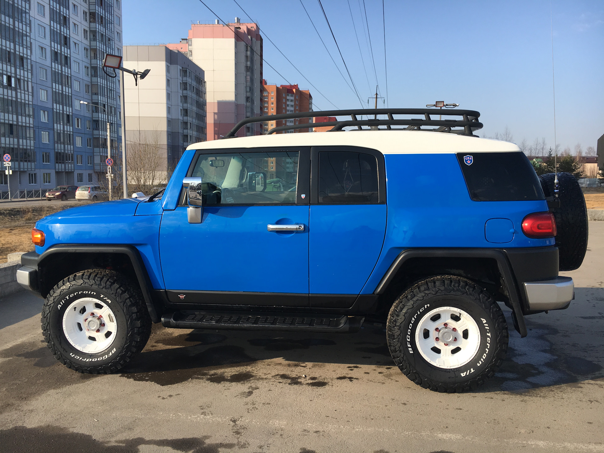 Шины крузер. Toyota FJ Cruiser 285/75/16. FJ Cruiser 285 75 r16. FG Cruiser Toyota r20. FJ Cruiser BFGOODRICH at ko2.