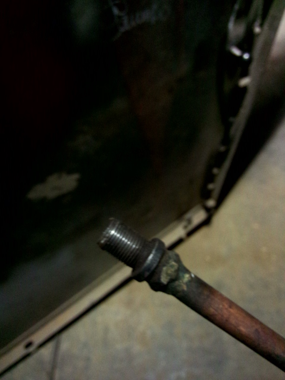 Кто как меняет маслосъемные колпачки? — Audi 100 (C3), 1,8 л, 1990 года ...