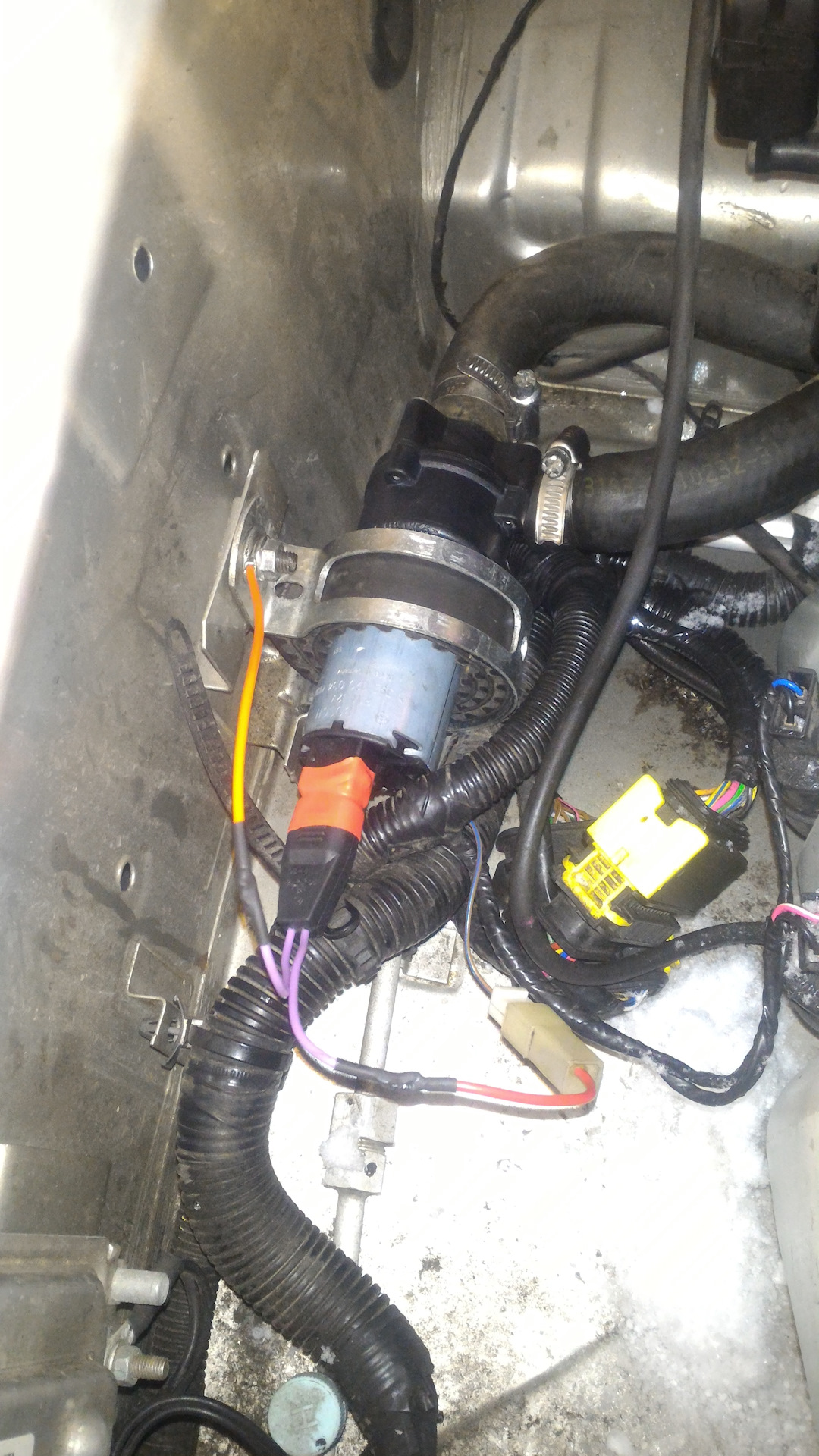 Ниссан ад дополнительная помпа. Насос отопителя на ваз 2115. Как поставить электрическую помпу. Насос отопителя на ваз 2115. Газель 402 дополнительная помпа.