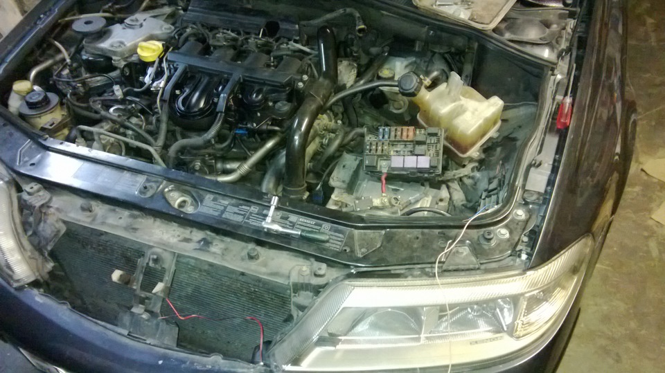 шипение под педалью тормоза. — Renault Laguna II, 3 л, 2002 года ...