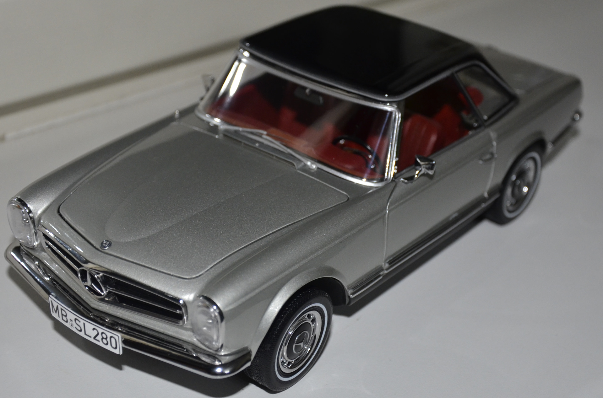 Масштабные модели форумы. Mercedes 280sl Schuco. Mercedes 280 SL Norev 1/18. Schuco w113 1/18.