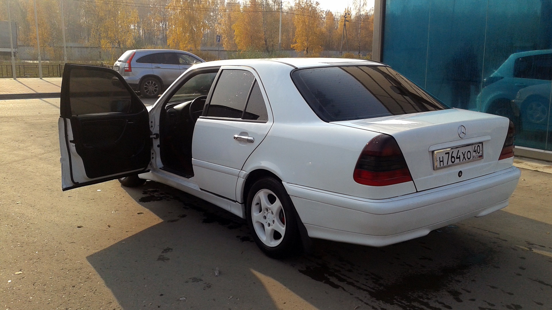 Красивая цифра 202. Такси 211 мерс. Королла 120 краска vika акриловая. 202 какой. Краска 202.