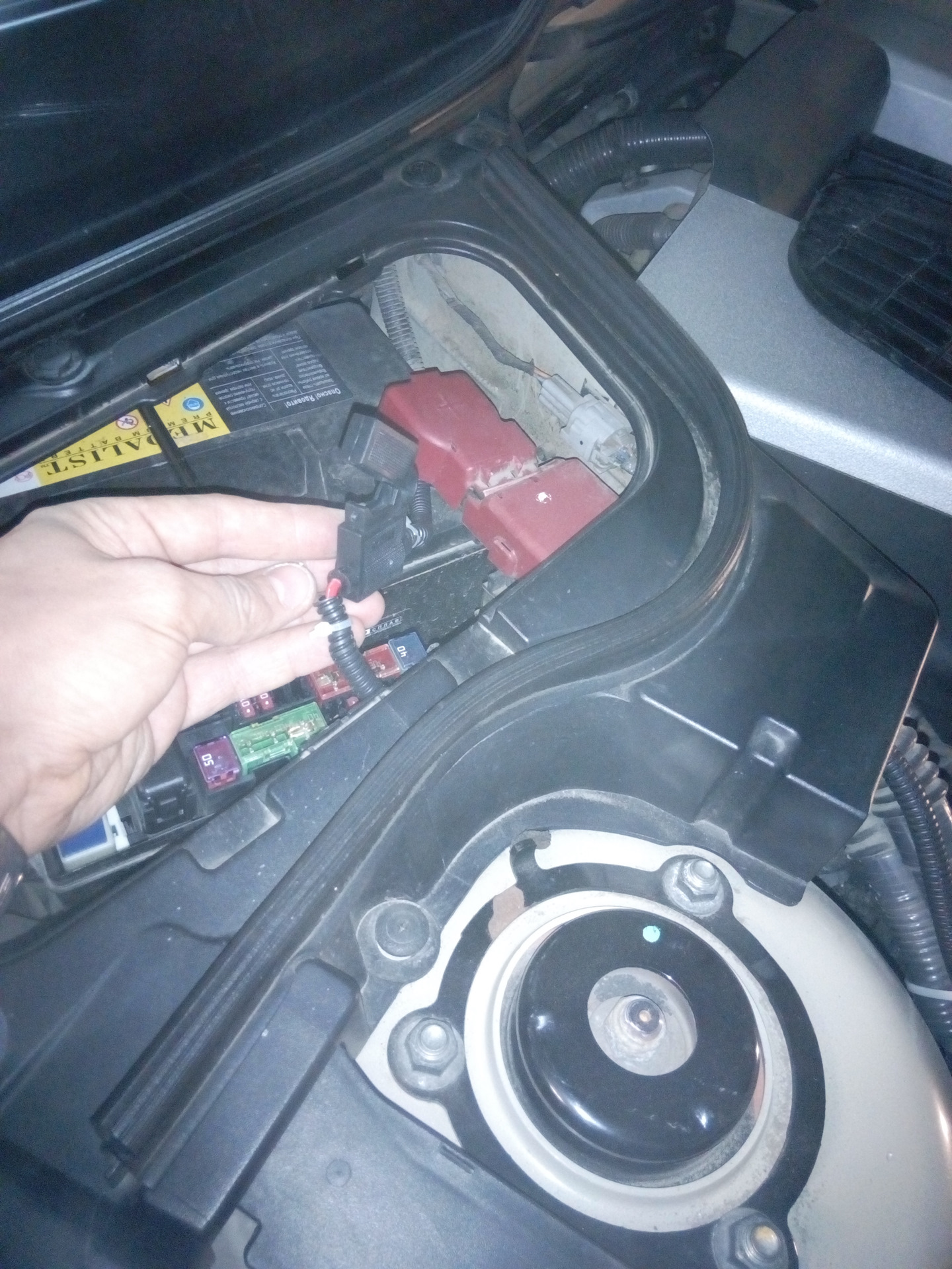 Замена предохранителей на Infiniti FX ближний и дальний свет, габариты, подсветк