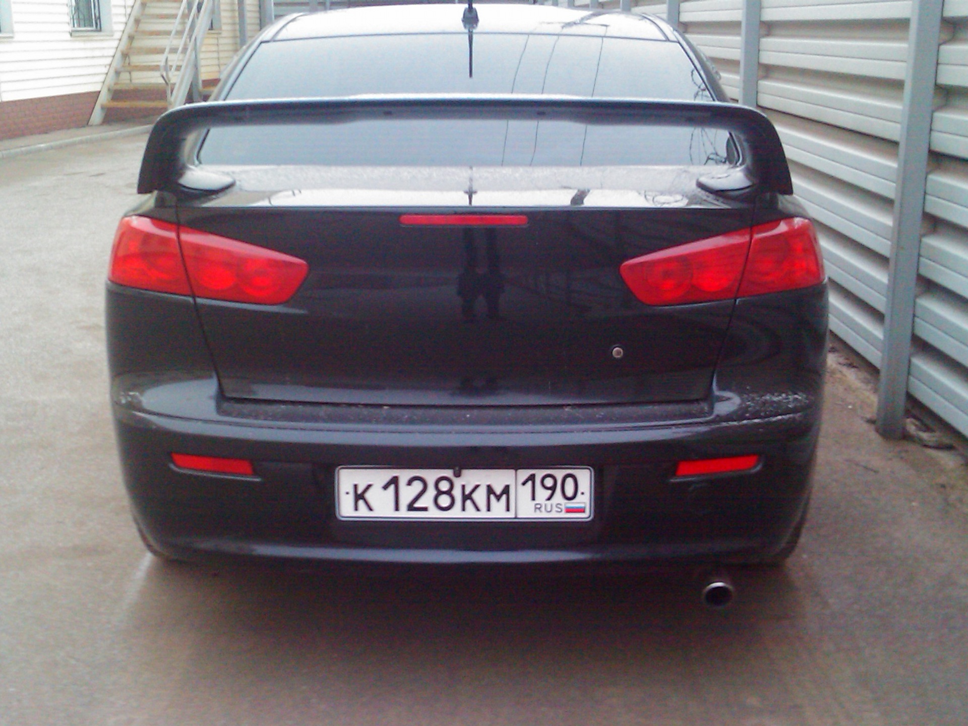 Lancer 10 задние. Mitsubishi Lancer 10 фонари. Ланцер 10 тонировка задних фар. Lancer 10 стоп сигнал рестайл.