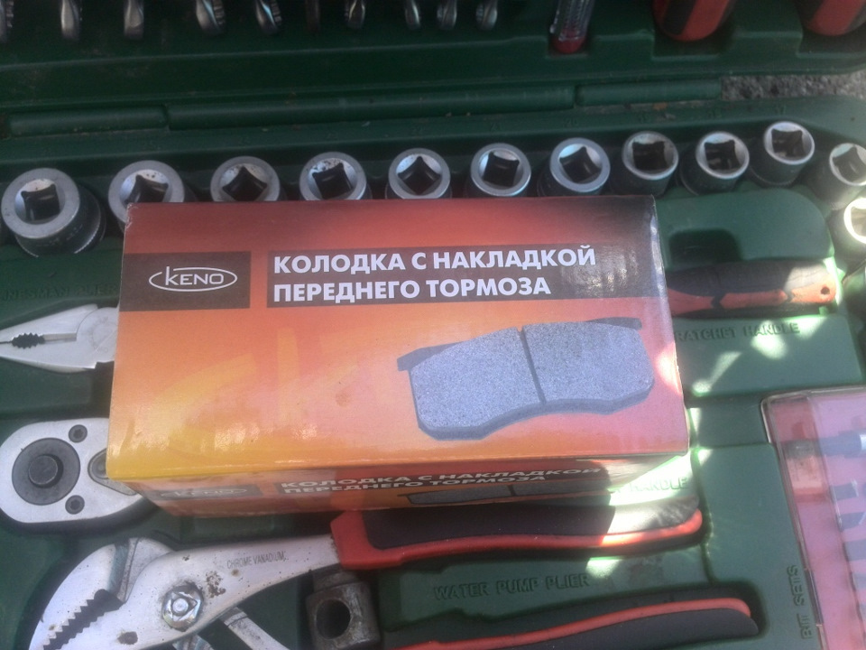 заменил тормозные колодки и свечи зажигания. — УАЗ Patriot, 2,7 л, 2011 ...
