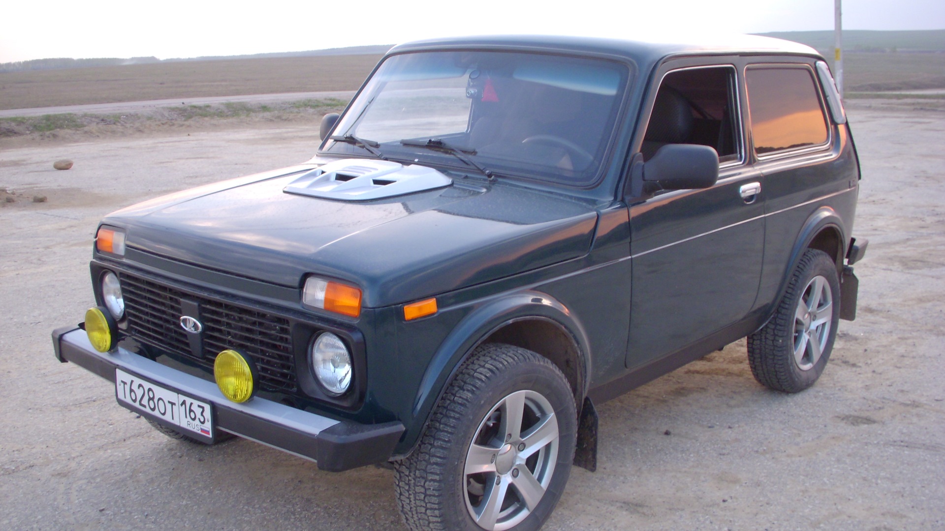 Lada 4x4 3D 1.7 бензиновый 2010 | 