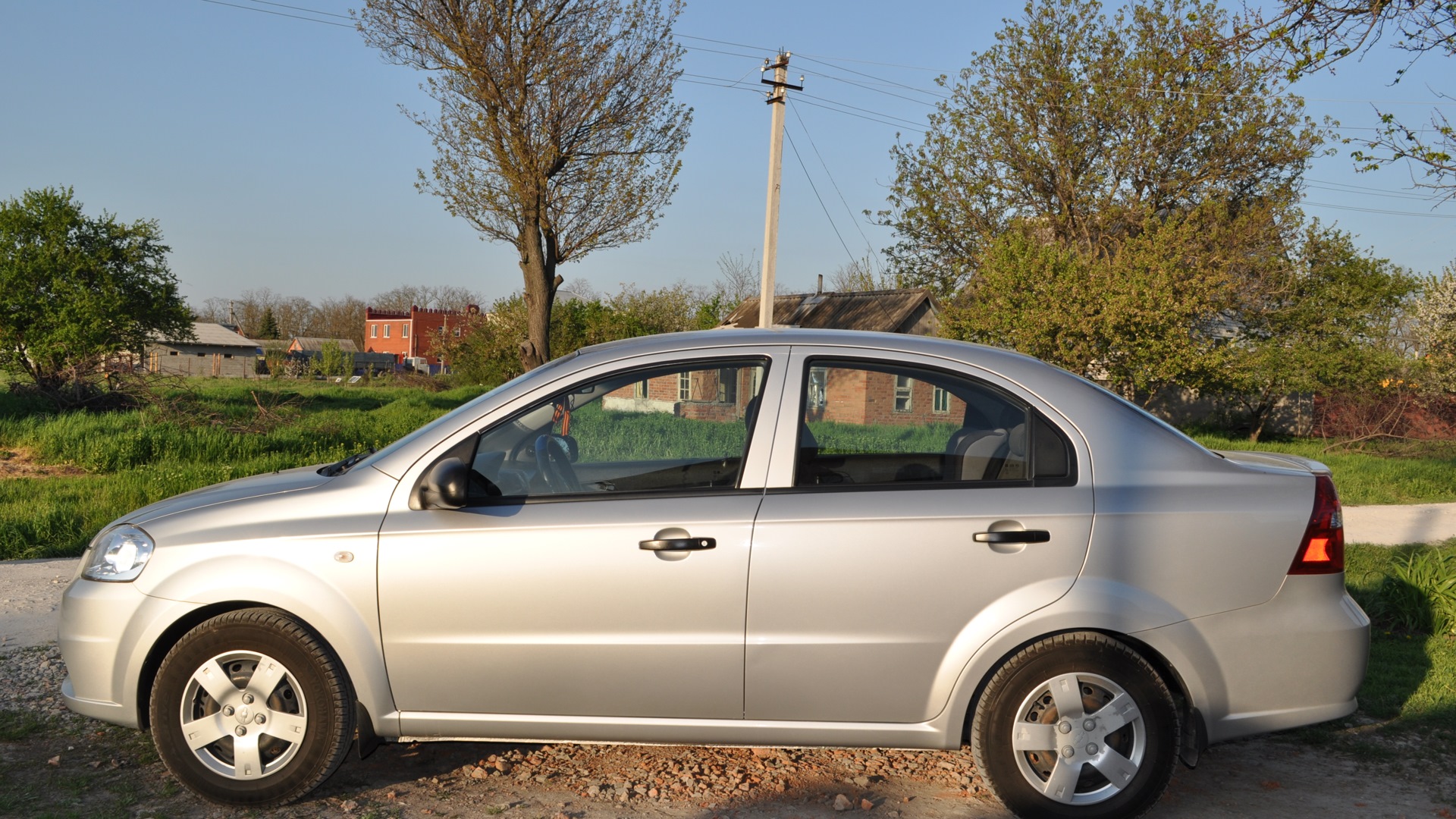 Авито шевроле авео. Шевроле Авео 2009 седан 1.2. Авео 2009 седан. Chevrolet Aveo 2009 седан. Шевроле Авео седан 2009 серебристый.