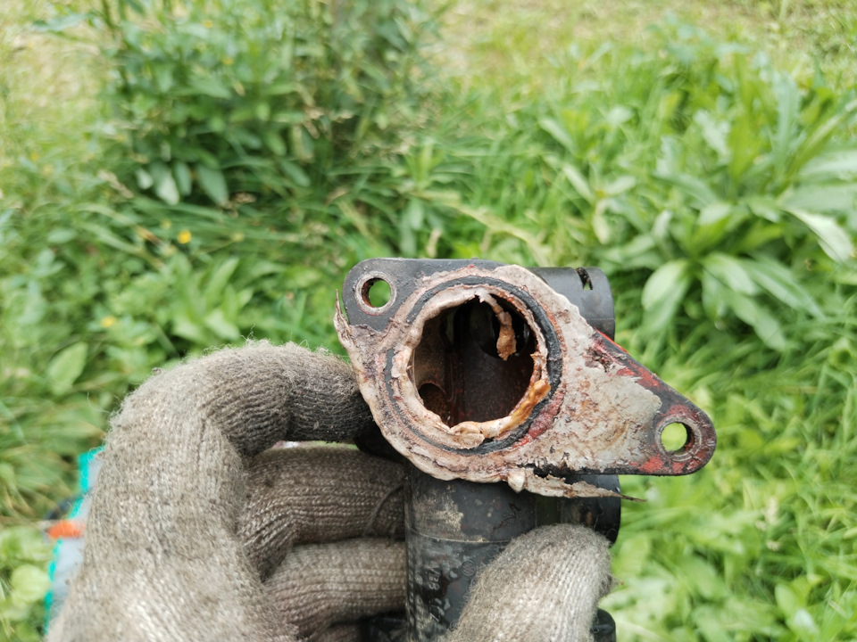 Старый фланец. — Audi A6 (C4)