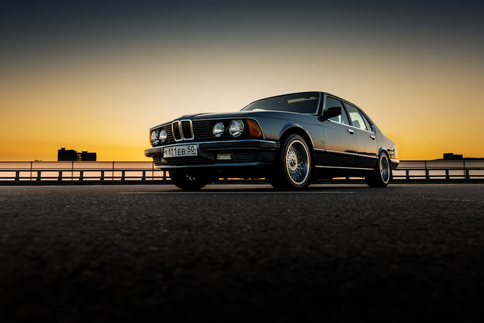 Фото в бортжурнале BMW 7 series (E23)