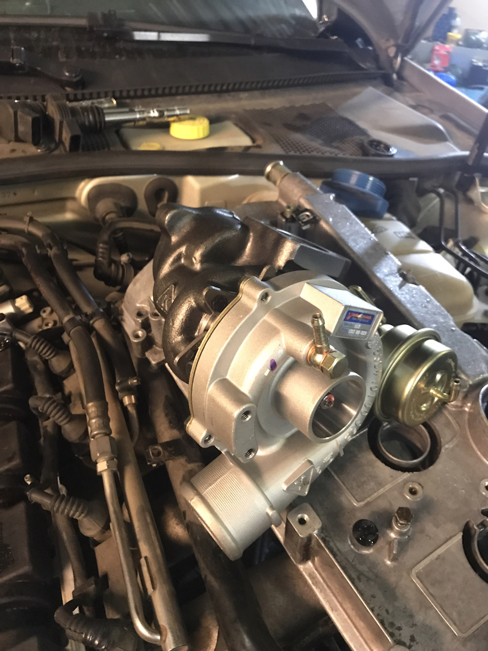 Замена натяжителя-успокоителя, цепи, турбины, грм, помпа и по мелочи ...