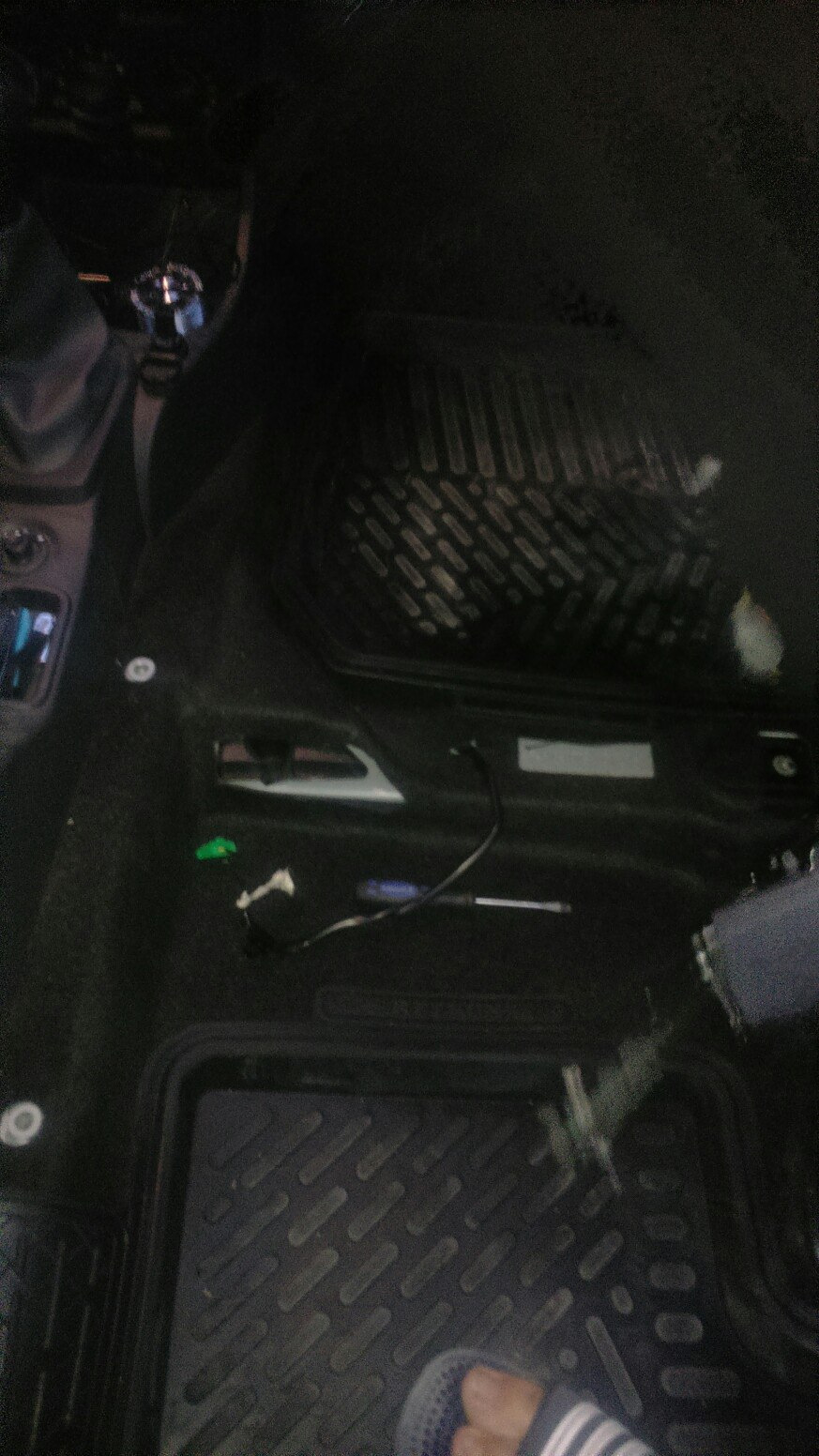 Скрипит сиденье как старая кровать — Lada Ларгус, 1,6 л, 2016 года ...