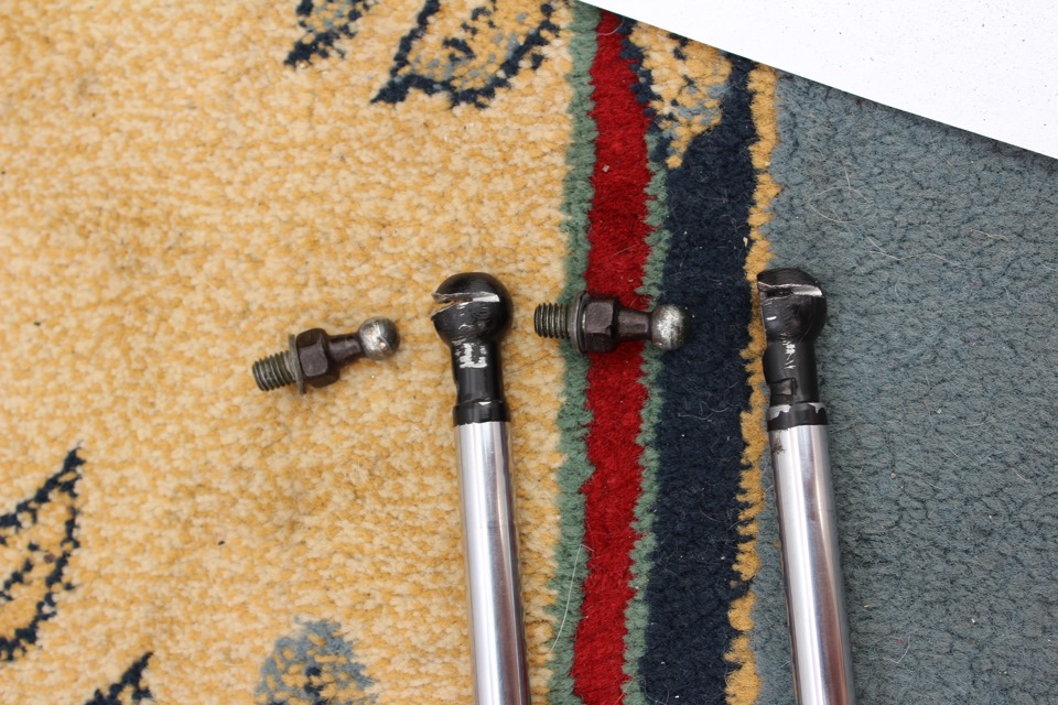 Переделка амортизаторов багажника от Mazda 626 на Mitsubishi Galant ...