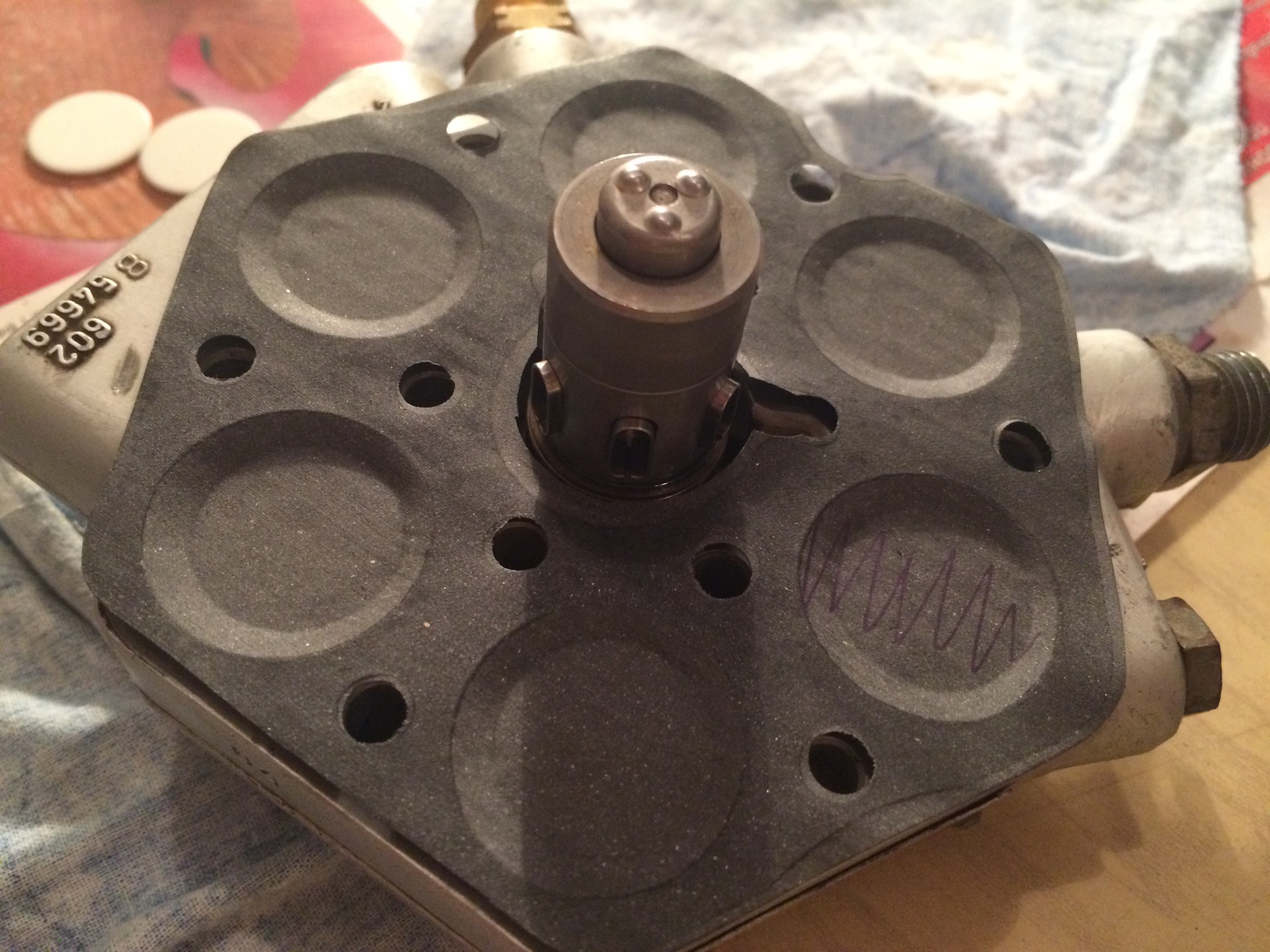 Чистка дозатора. Промывка механизма часов в растворителе. 3. Nimorex дозатор как прочистить. Дозатор ке джетроник.