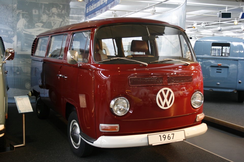 Volkswagen muzeum Party 3 — Бусики — DRIVE2