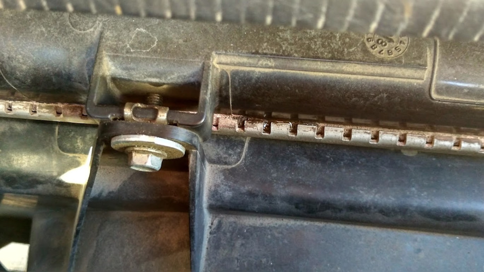 Подтекает радиатор. — Chrysler PT Cruiser, 2,4 л, 2002 года | поломка ...