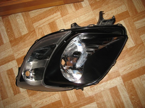 We paint the headlights  - Toyota Yaris 13L 2007