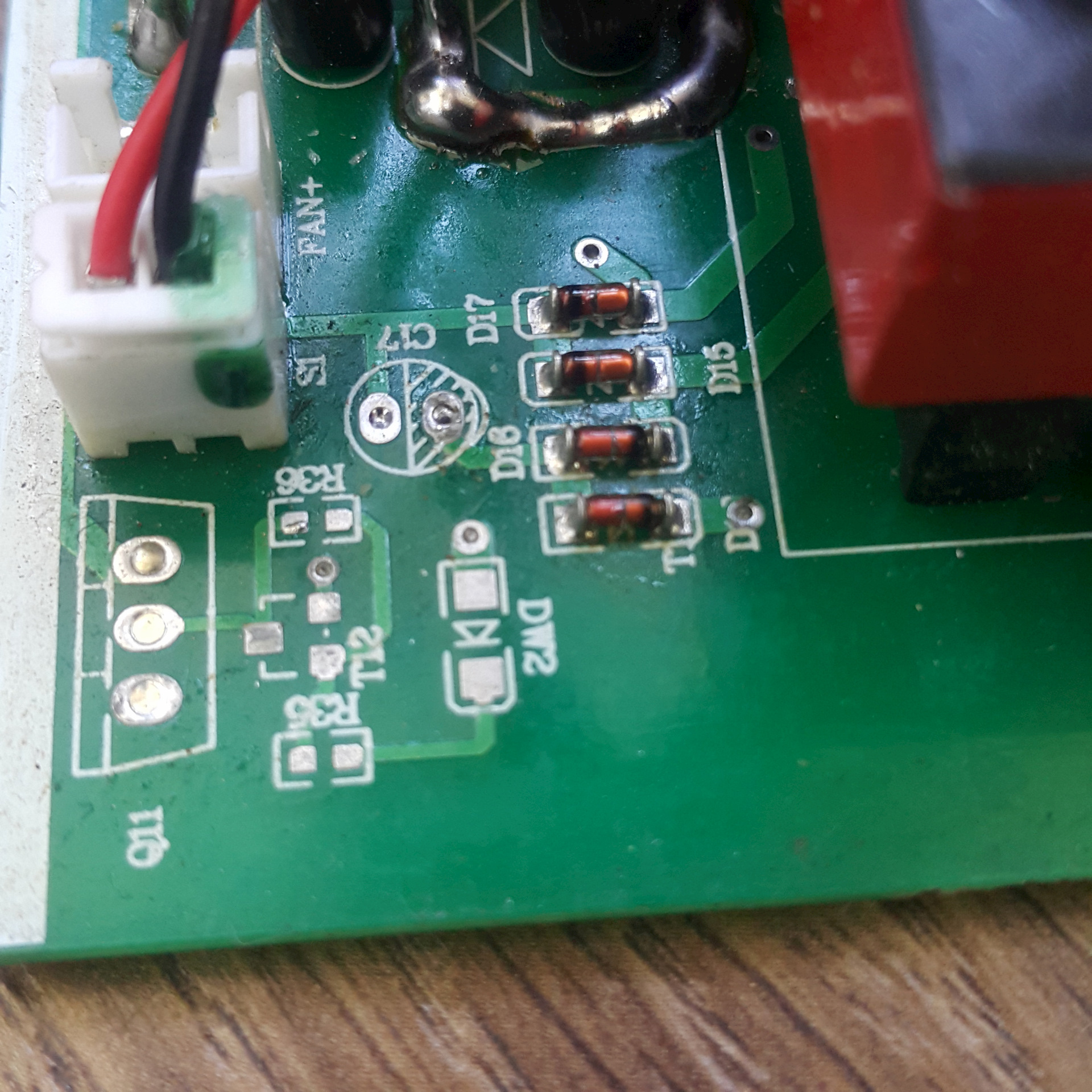 плата управления китайской вебасто. перегорел диод на плате. сгорел эбу. Tnph0099 горит стабилитрон d835. видеоусилитель распределитель exstream avs144.