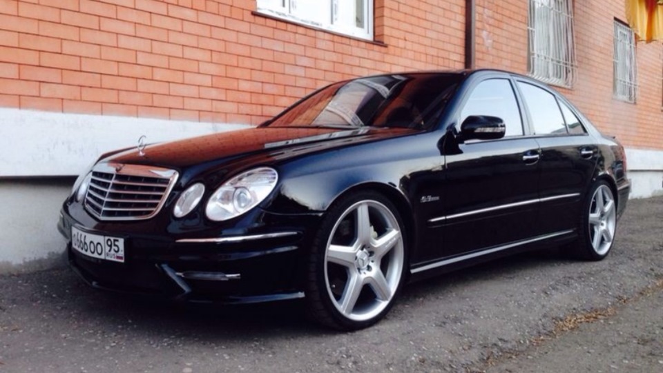 Mercedes e class w211 Black