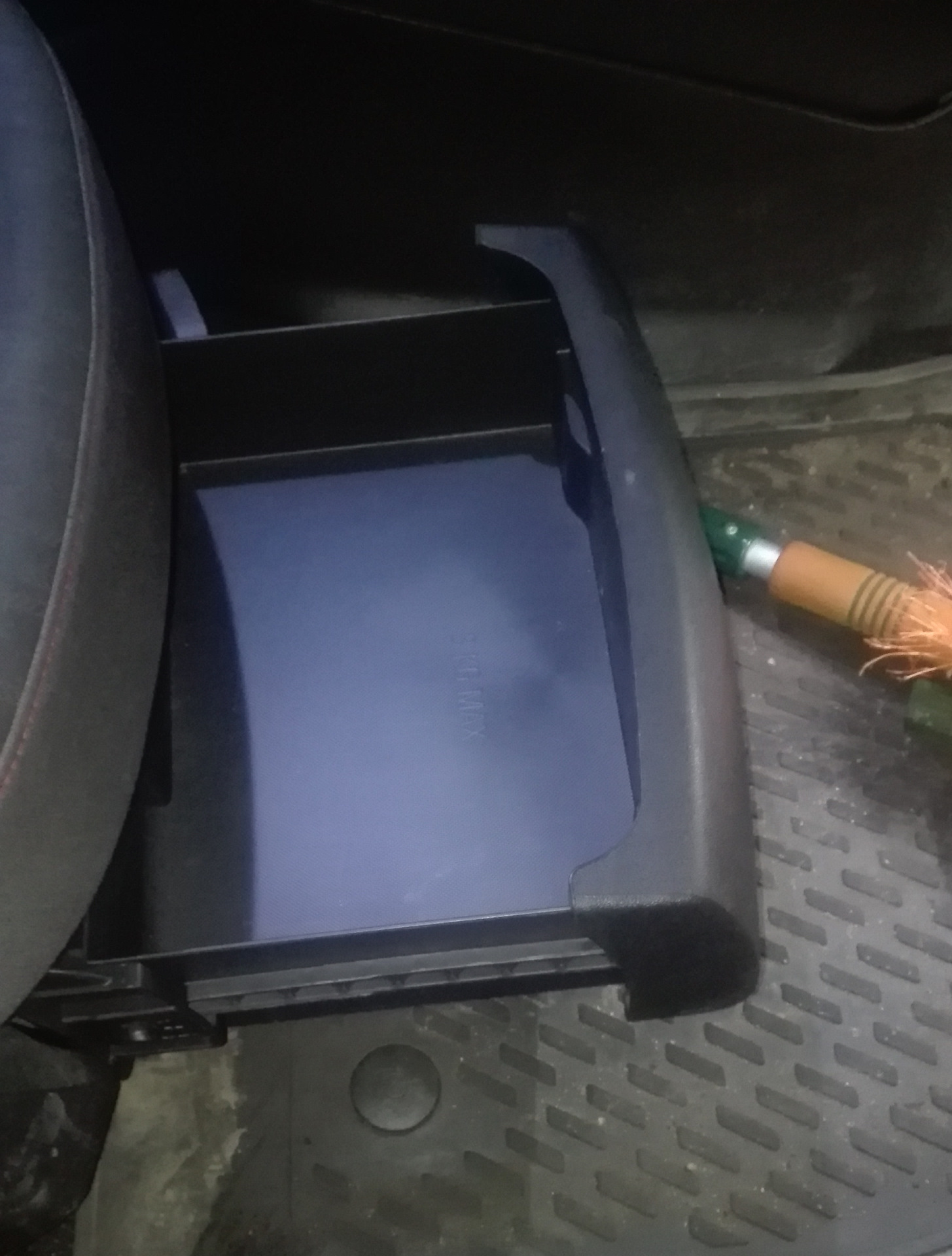 бардачок под сиденьем. ниссан ноут кресло пассажирское. уаз патриот бокс под сиденьем 2023. бардачок под сиденье (87390ae000) nissan presage. бардачок под сиденьем.