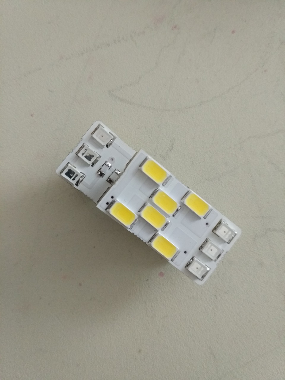 Двух режимная подсветка пространства ног — Volkswagen Tiguan (1G), 2 л ...