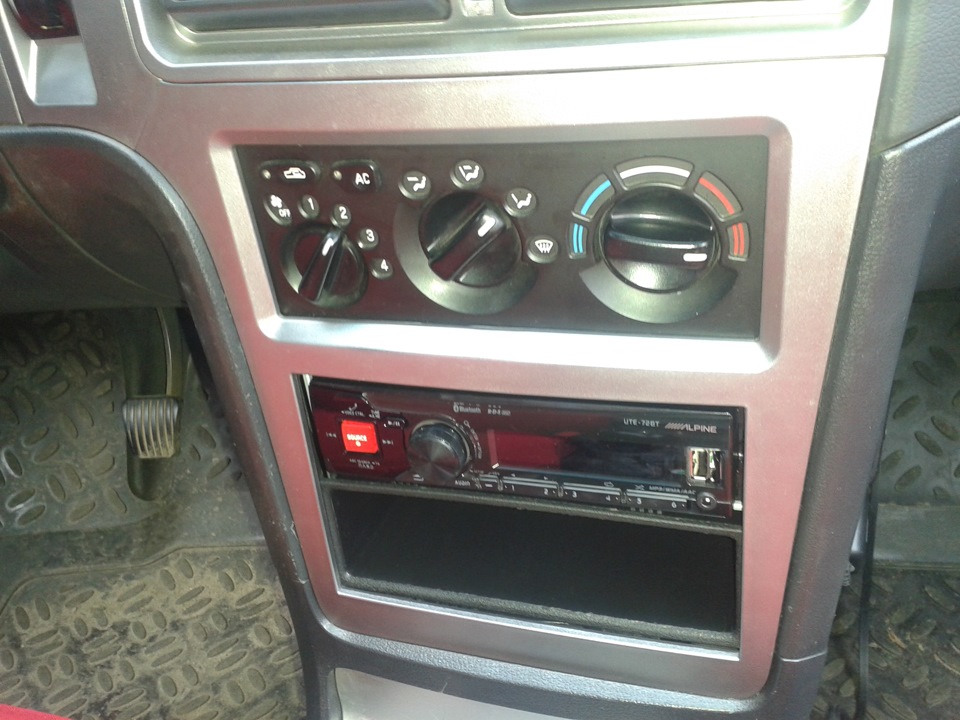 магнитола Alpine UTE-72BT — Daewoo Nexia (N150), 1,6 л, 2012 года ...