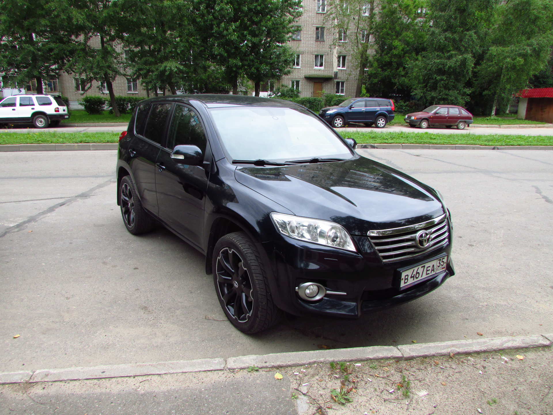 4 2011 года. Toyota rav4 2011 Tuning. RAV 4 2010 черная решетка. Тюнинг рав 4 2012. Рав 4 2011 год черный тюнинг.