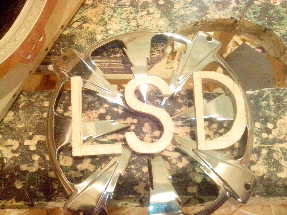 …короб под саб в крыло — Lada Приора универсал, 1,6 л, 2012 года ...