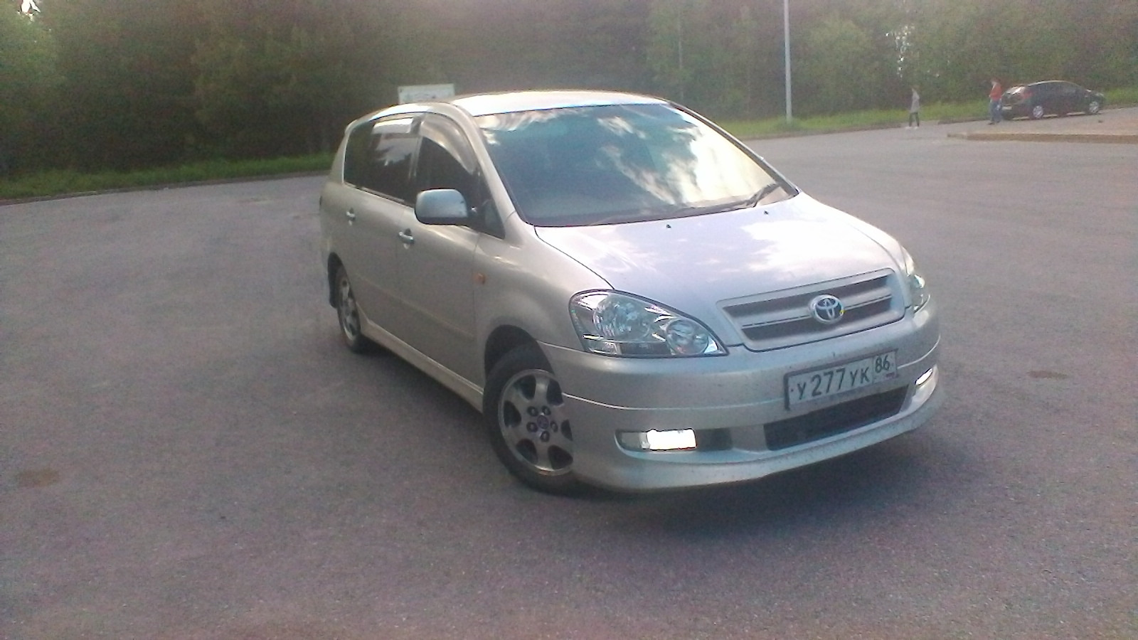 Toyota Ipsum (21) 2.4 бензиновый 2001 | Прикольный добрячёк на DRIVE2