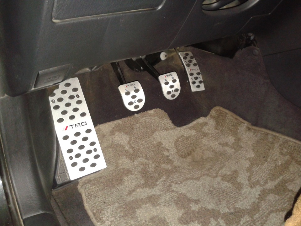 Накладки на педали. — Toyota Corolla Fielder (E120), 1,6 л, 2006 года ...