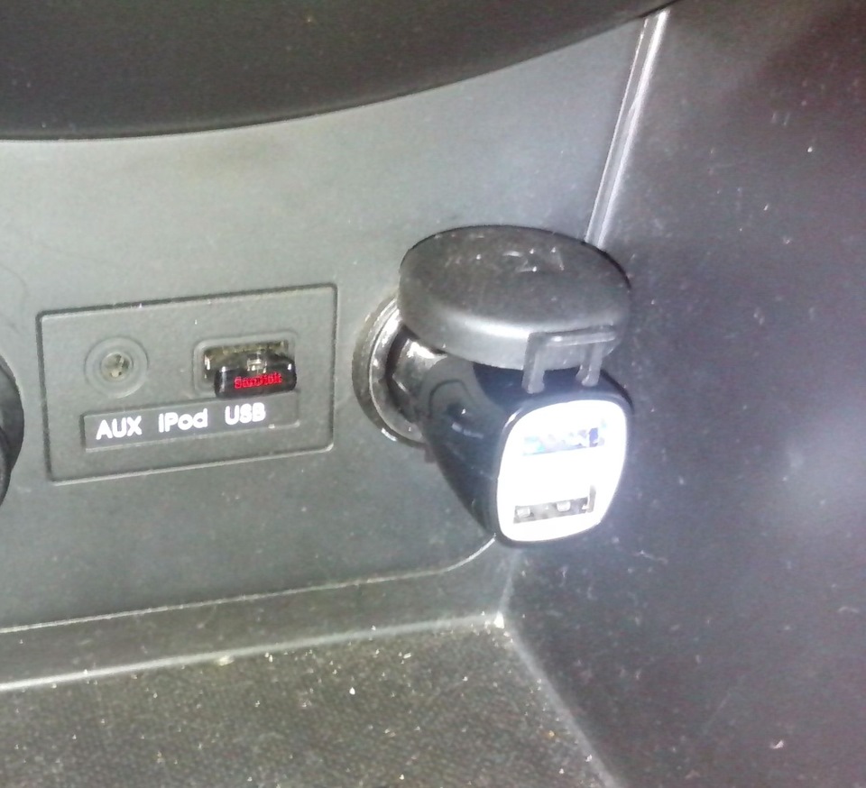 2ХUSB прикуриватель и microUSB шнурок — Hyundai Solaris, 1,6 л, 2012
