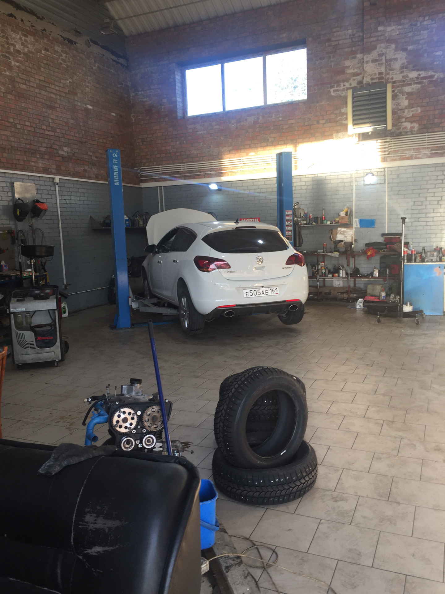 Замена прокладок маслоохладителя — Opel Astra J, 1,6 л, 2011 года ...
