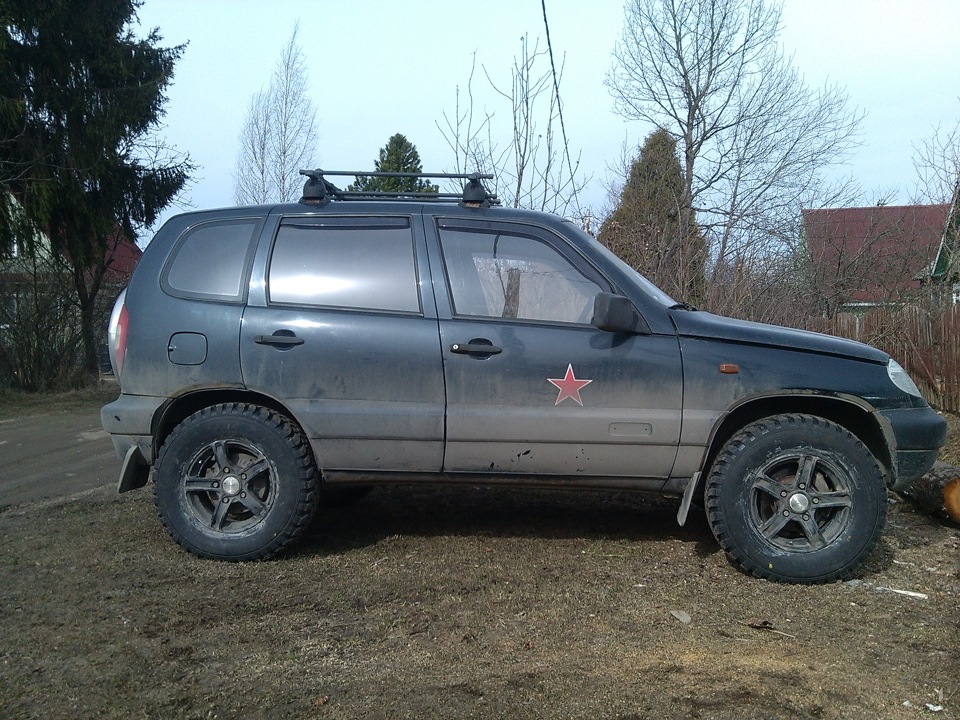 Как известно, лучшая АТ — это МТ. Переобулся. — Chevrolet Niva, 1,7 л ...