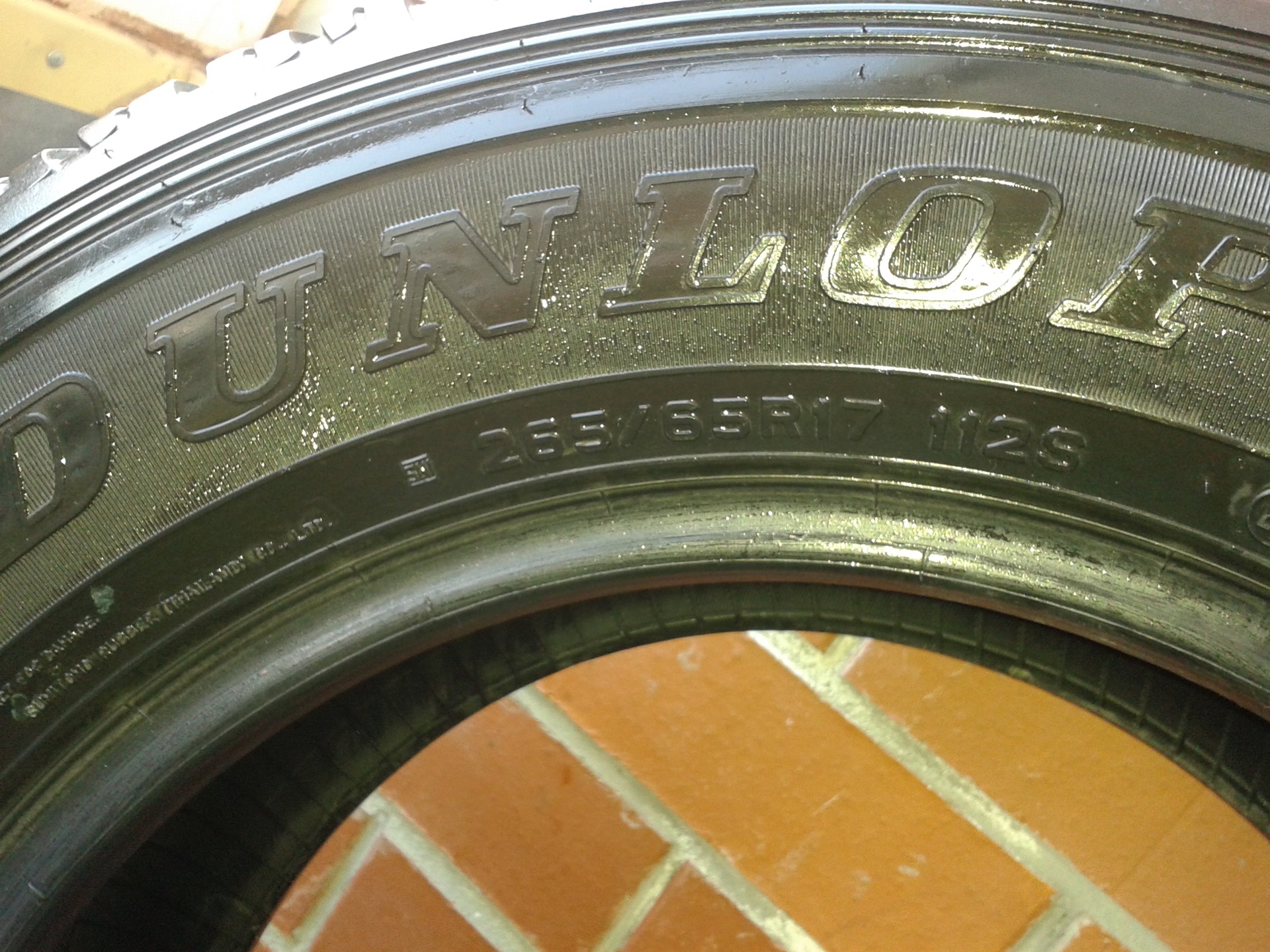 Шины 17 65. Шины Dunlop 265/65 r17 летние. Шины Данлоп на Паджеро. 265 65 17 Обозначение. Маркировка ранфел у Dunlop.