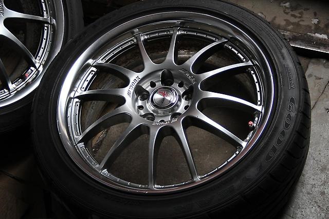 C r 18. C r 18. Диски ssr type c r18. 3c0 601 025r. Диски yokohama connoisseur 151c.