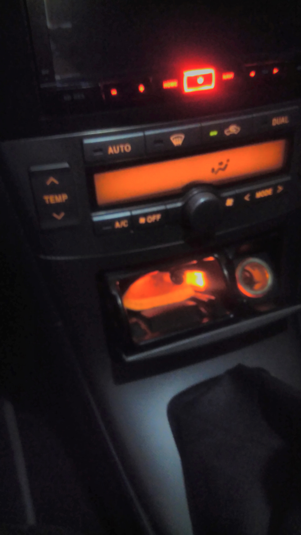 Фото в бортжурнале Toyota Avensis II