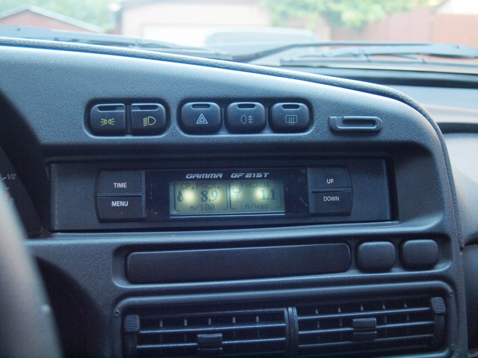 Не работает подсветка бортового компьютера. Пересвет дисплея бортового компьютера ваз 2114. Не работает подсветка бортового компьютера. Бортовой компьютер на ваз 2114 резистор подсветки. Разъём борт компьютер ваз 2114.